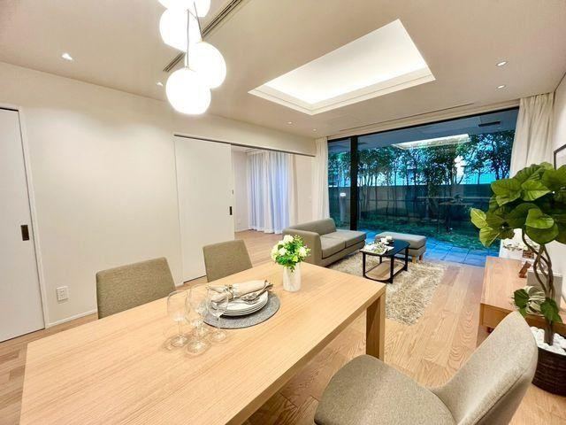2LDK apartment in Shinjuku Ward, Tokyo - Photo 1