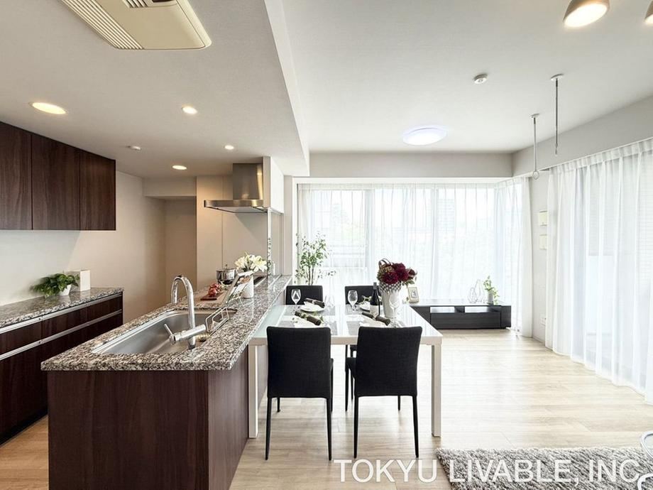 3LDK apartment in Shinagawa Ward, Tokyo - Photo 1