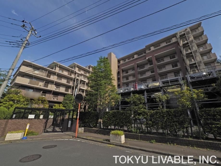 3LDK apartment in Izumi Ward, Yokohama, Kanagawa - Photo 1