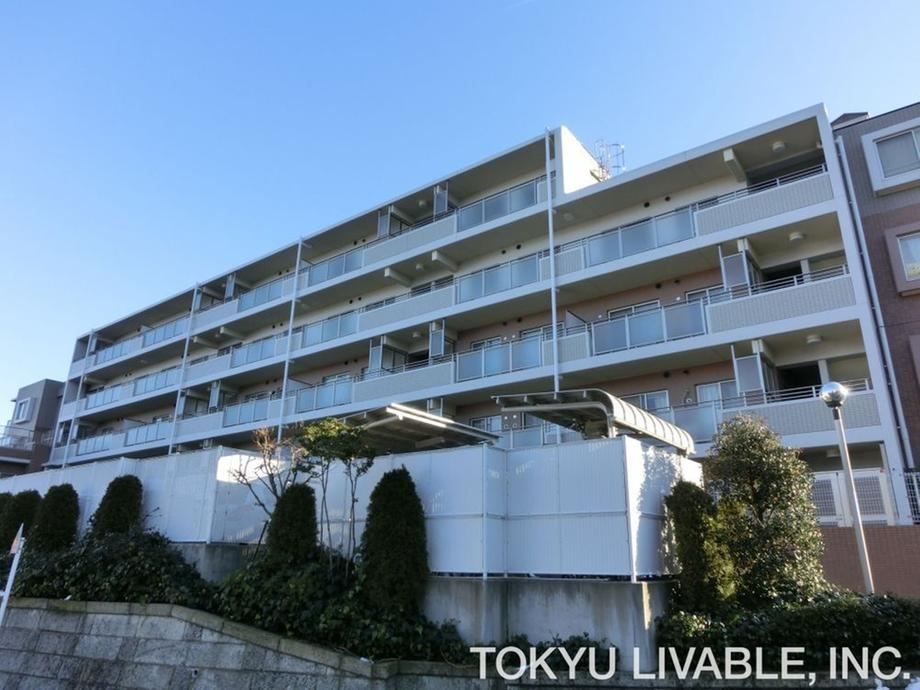 3LDK apartment in Totsuka Ward, Yokohama, Kanagawa - Photo 1
