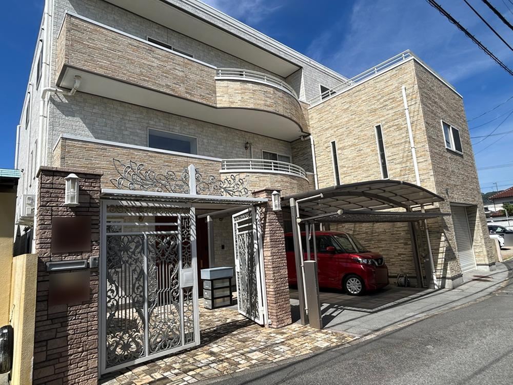 6LDK+2S house in Matsuyama, Ehime - Photo 1