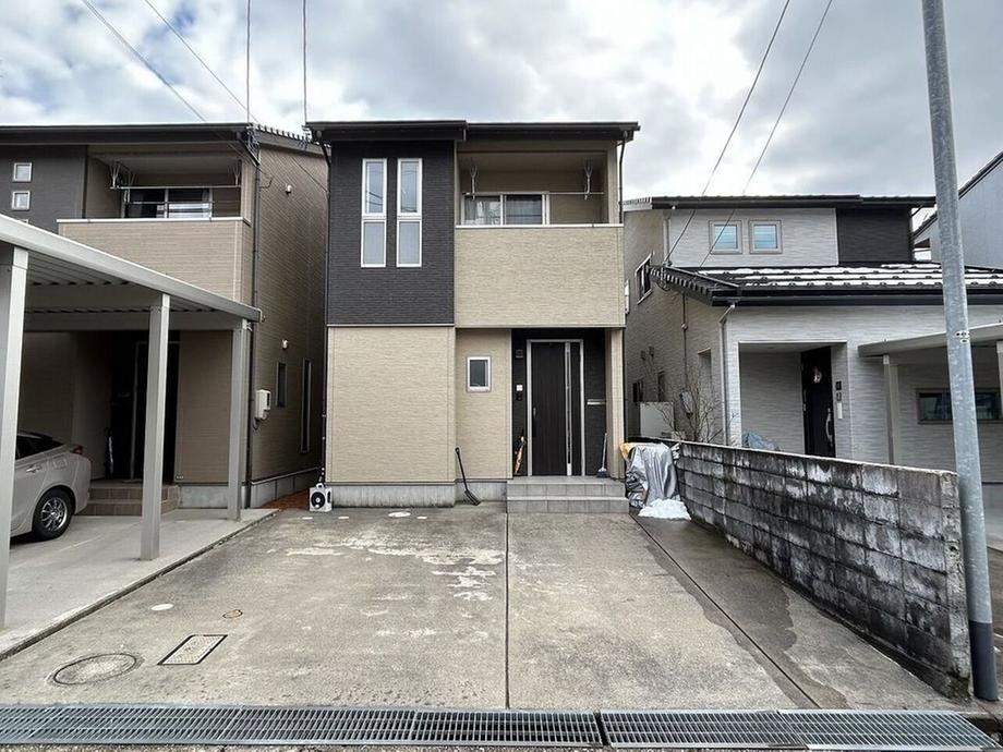 4LDK house in Kanazawa, Ishikawa - Photo 1