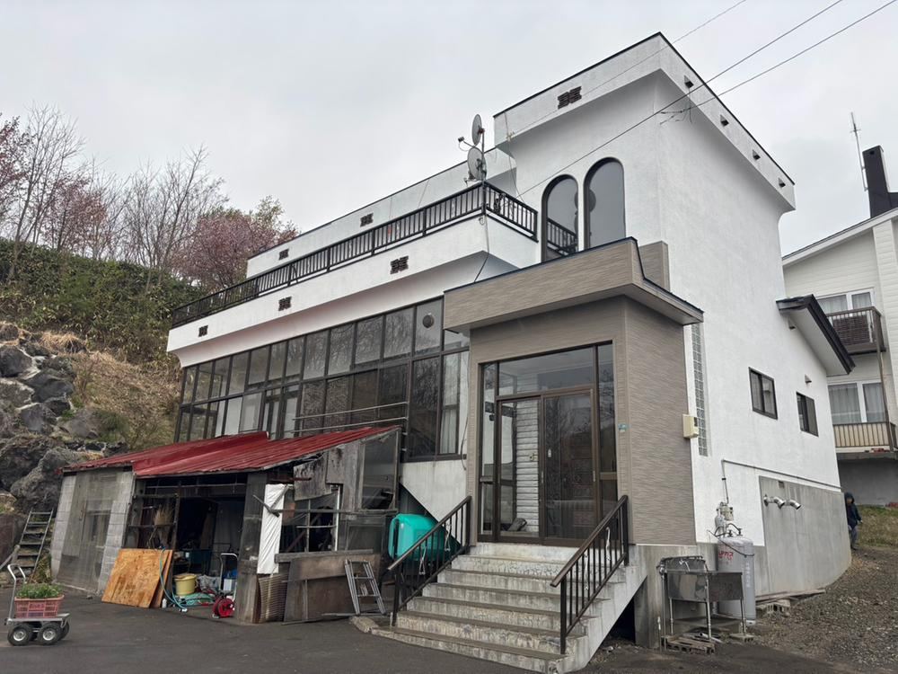 6LDK+S house in Minami Ward, Sapporo, Hokkaido - Photo 1