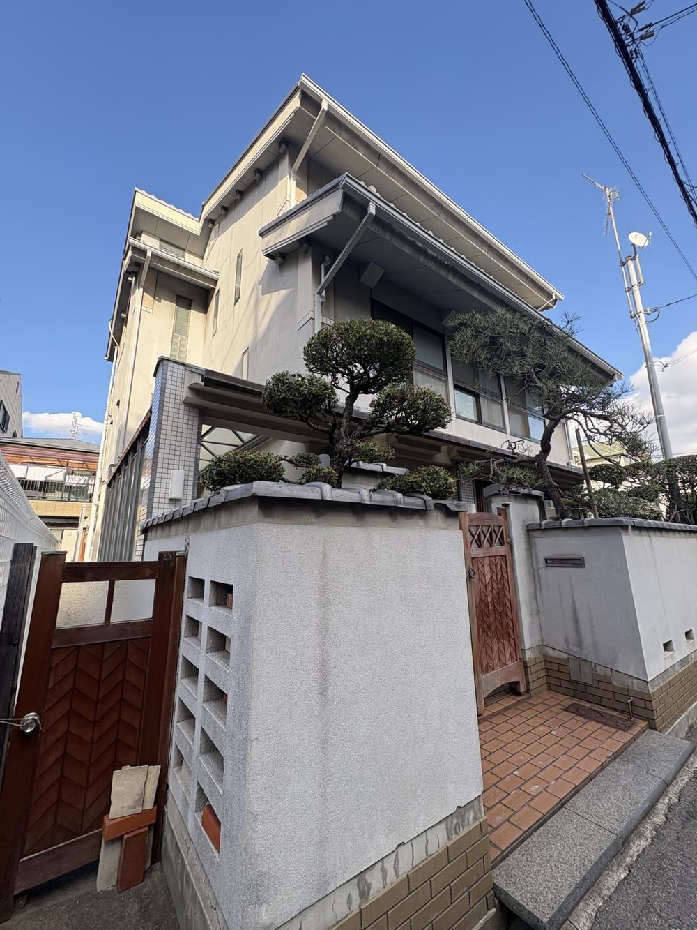 9DK+3S house in Ino Ward, Osaka - Photo 1