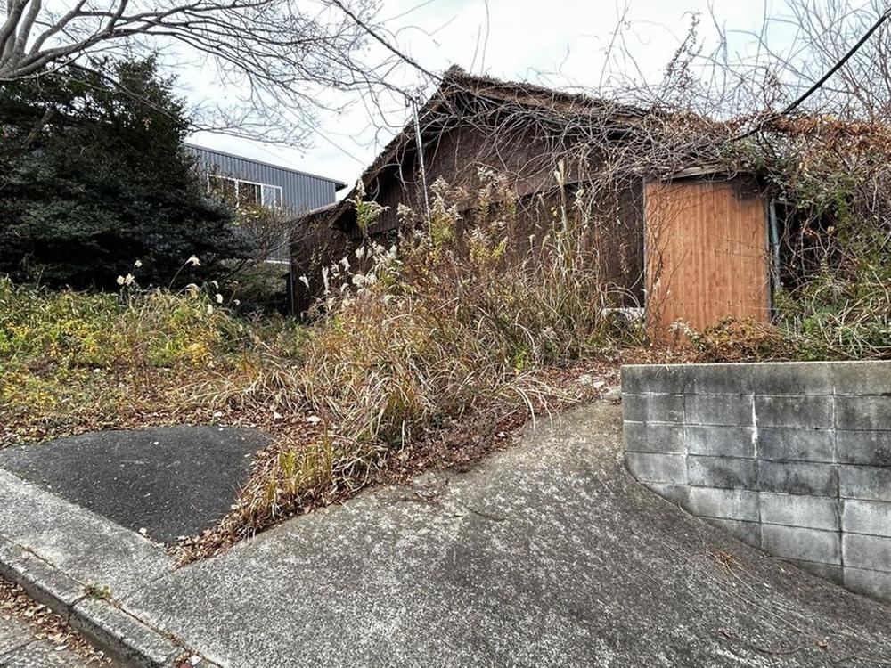 1869 m² land in Yahatahigashi Ward, Kitakyushu, Fukuoka - Photo 1