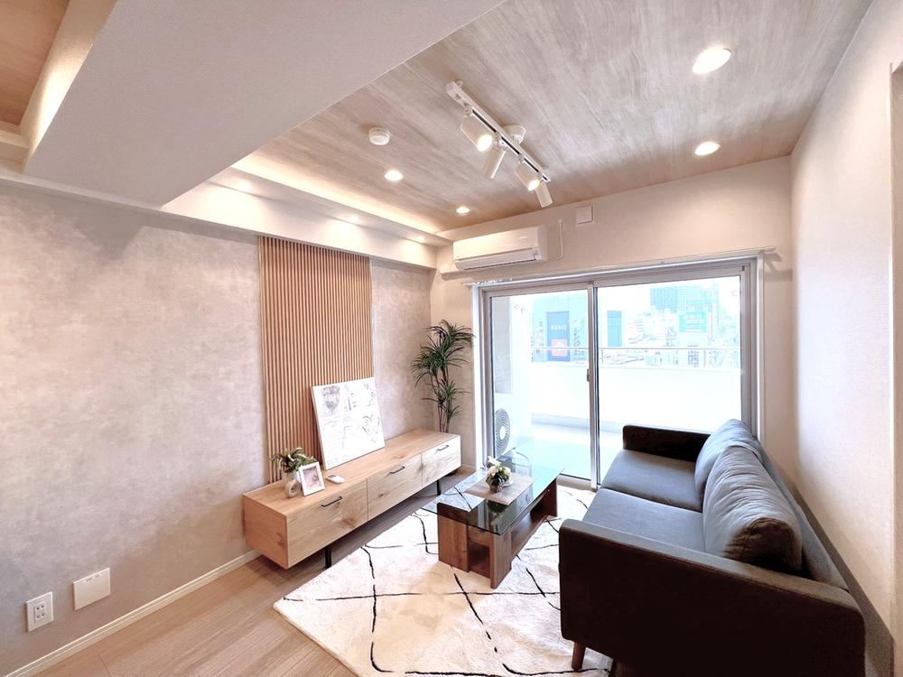 2LDK apartment in Shinjuku Ward, Tokyo - Photo 1
