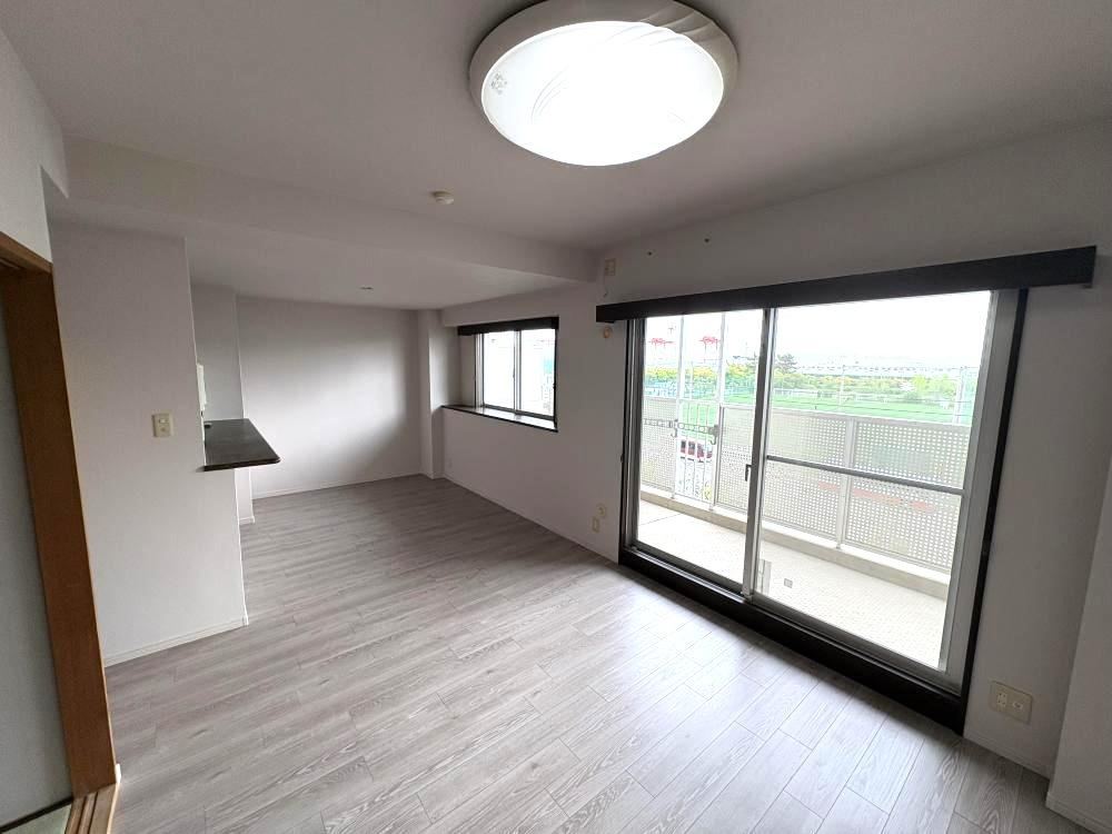 3LDK apartment in Higashinada Ward, Kobe, Hyogo - Photo 1