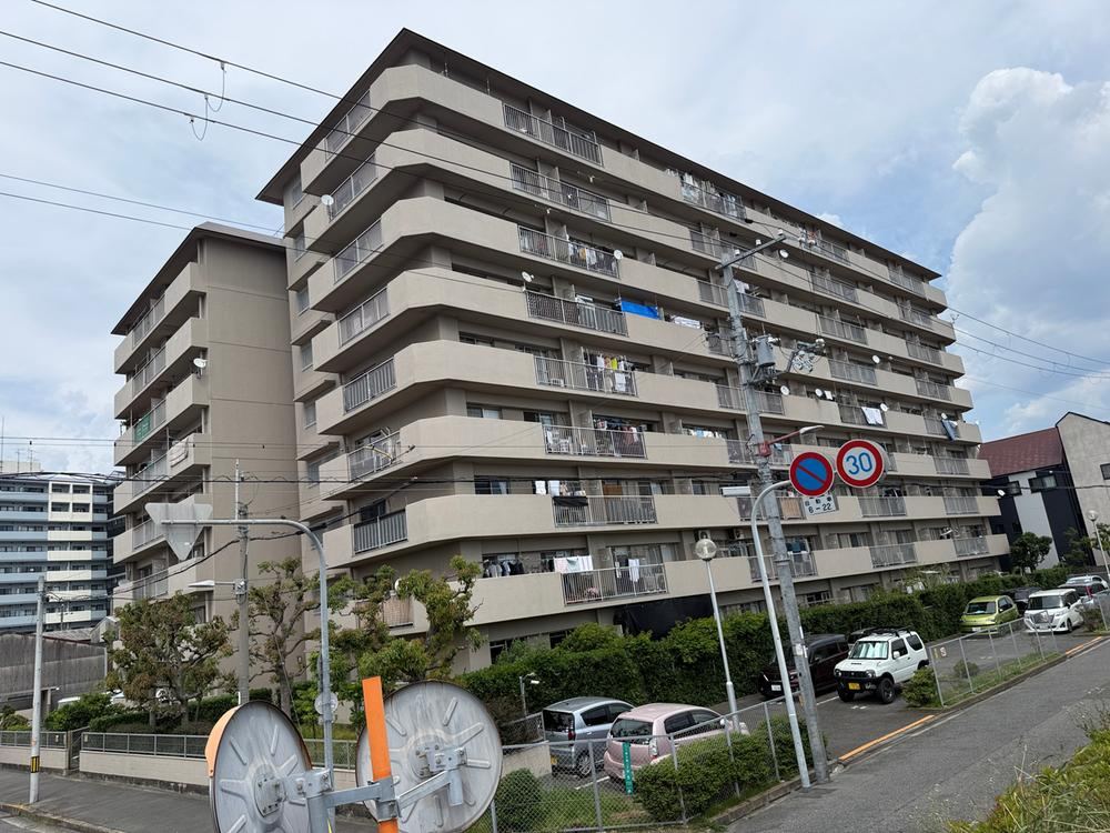 3LDK apartment in Suminoe Ward, Osaka - Photo 1