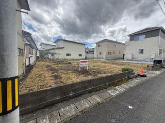 plot of land in Toda District