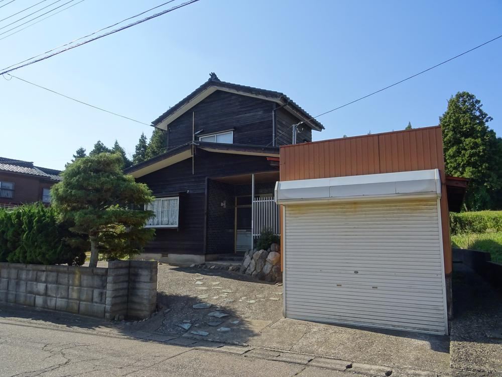 8DK house in Joetsu, Niigata - Photo 1