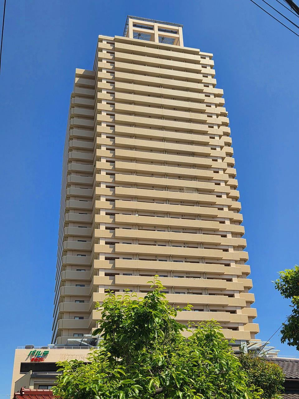 2LDK apartment in Koshigaya, Saitama - Photo 1