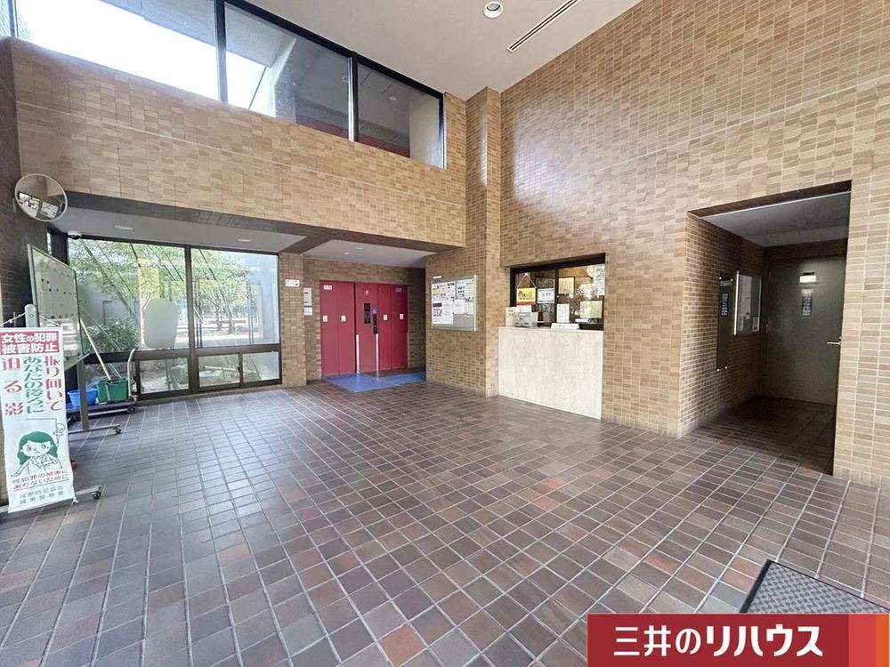 4LDK apartment in Joto Ward, Osaka - Photo 1