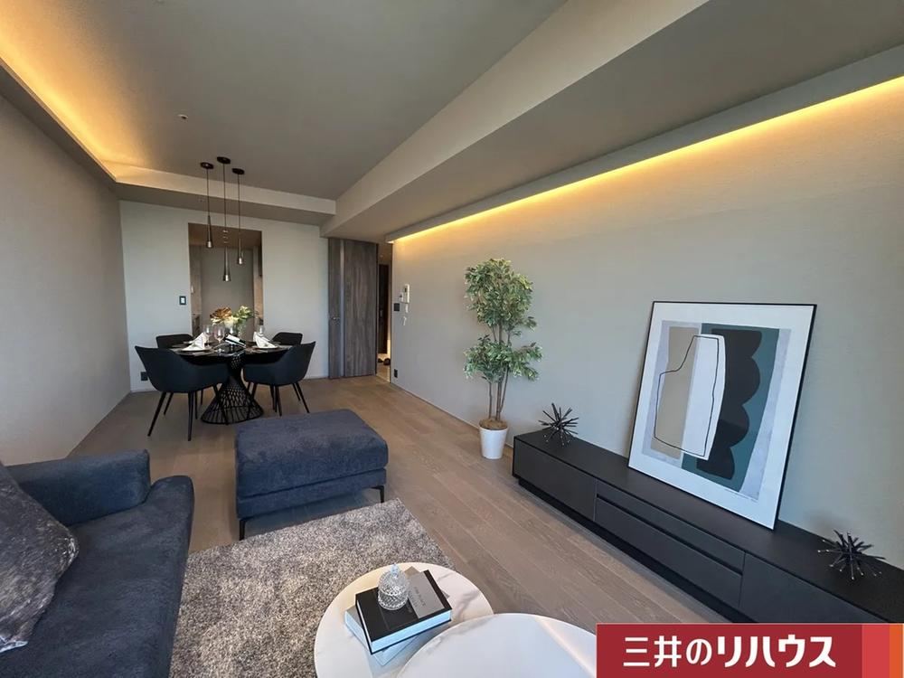 2LDK apartment in Minato Ward, Tokyo - Photo 1