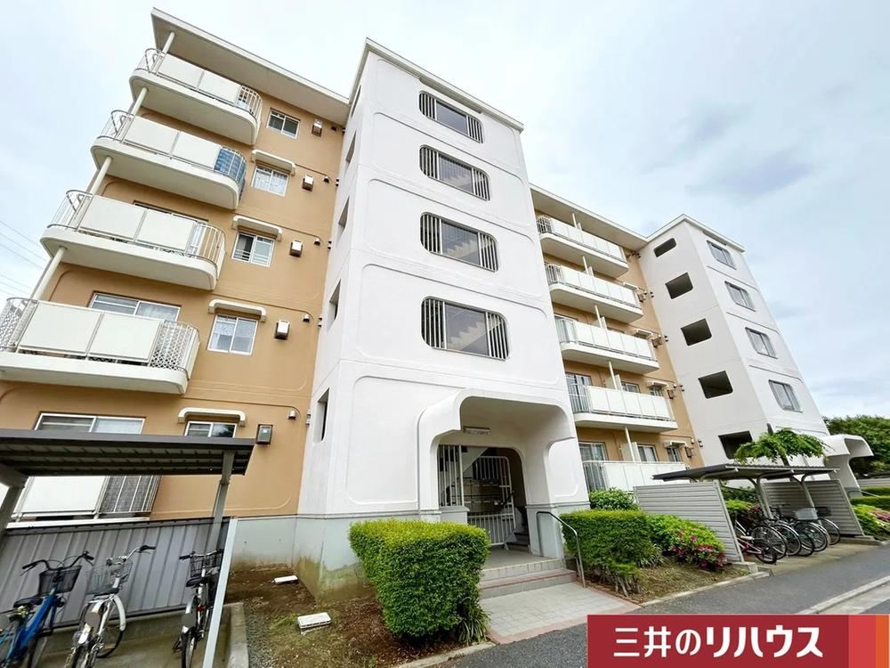 3LDK apartment in Mihama Ward, Chiba - Photo 1