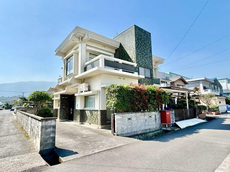 7DK house in Shikokuchuo, Ehime - Photo 1