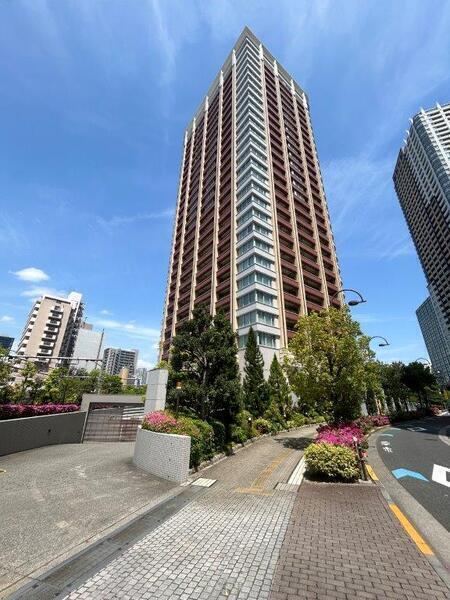 3LDK apartment in Shinagawa Ward, Tokyo - Photo 1