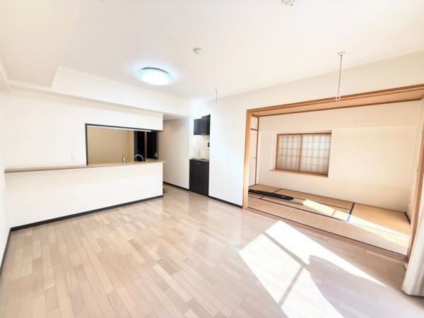 2LDK+2S apartment in Itabashi Ward, Tokyo - Photo 1