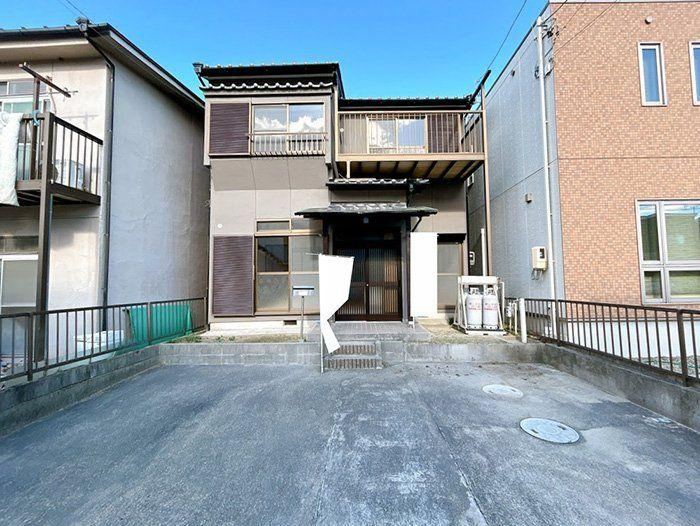 4LDK house in Ama, Aichi - Photo 1
