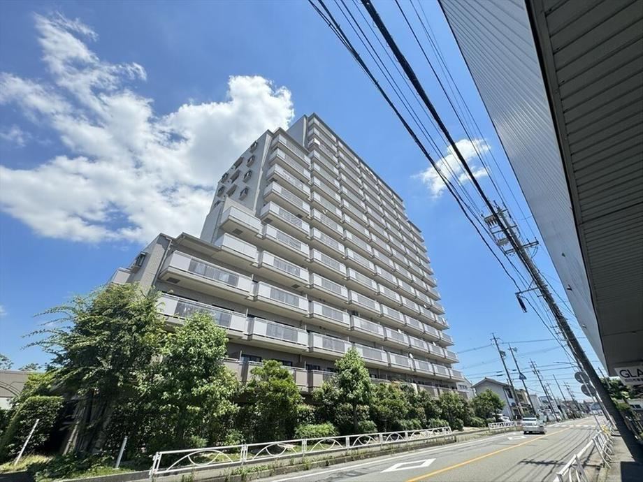 3LDK apartment in Yokkaichi, Mie - Photo 1