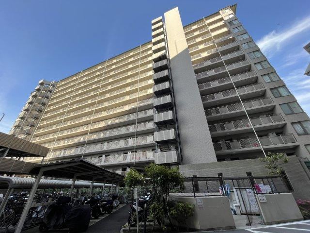 3LDK apartment in Yokosuka, Kanagawa - Photo 1