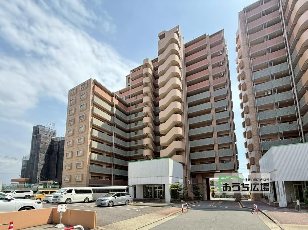 3LDK apartment in Oharu, Ama District, Aichi - Photo 1