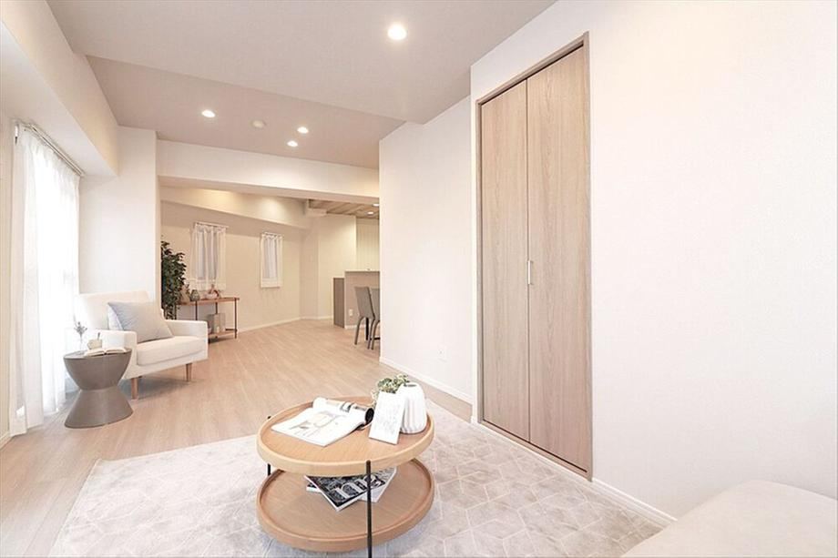 2LDK+S apartment in Tennoji Ward, Osaka - Photo 1