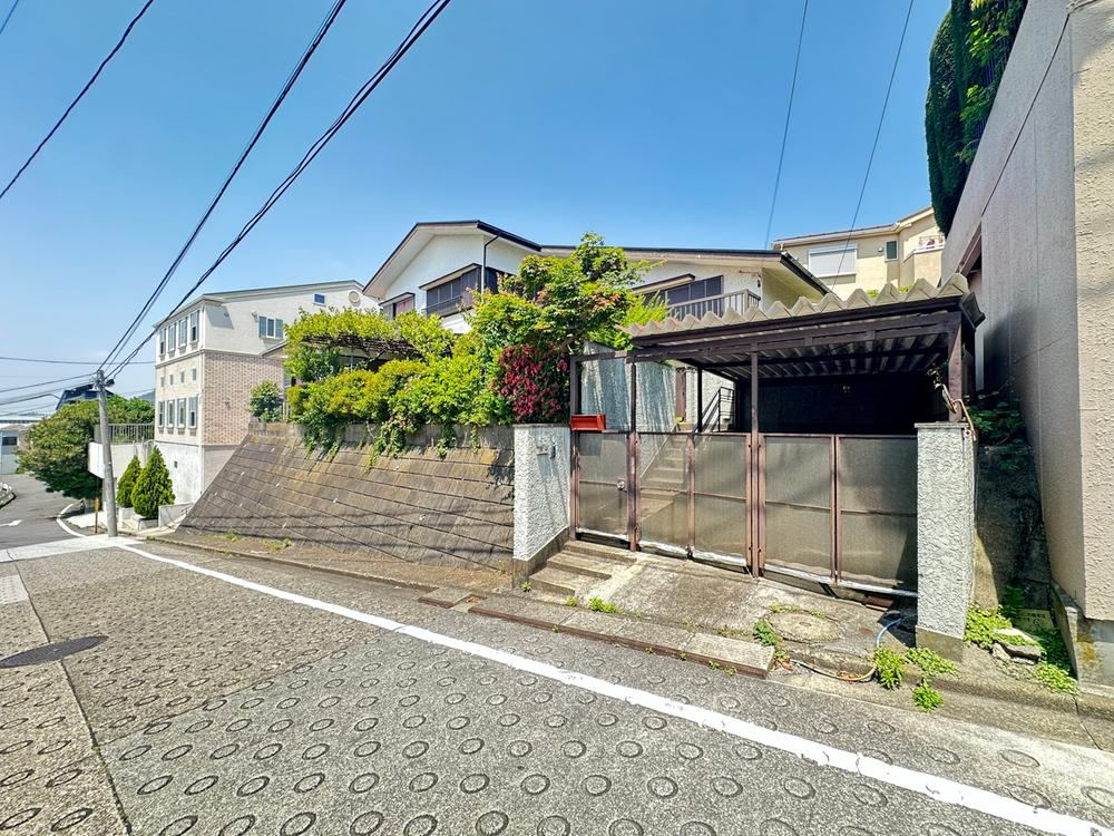 330 m² land in Totsuka Ward, Yokohama, Kanagawa - Photo 1