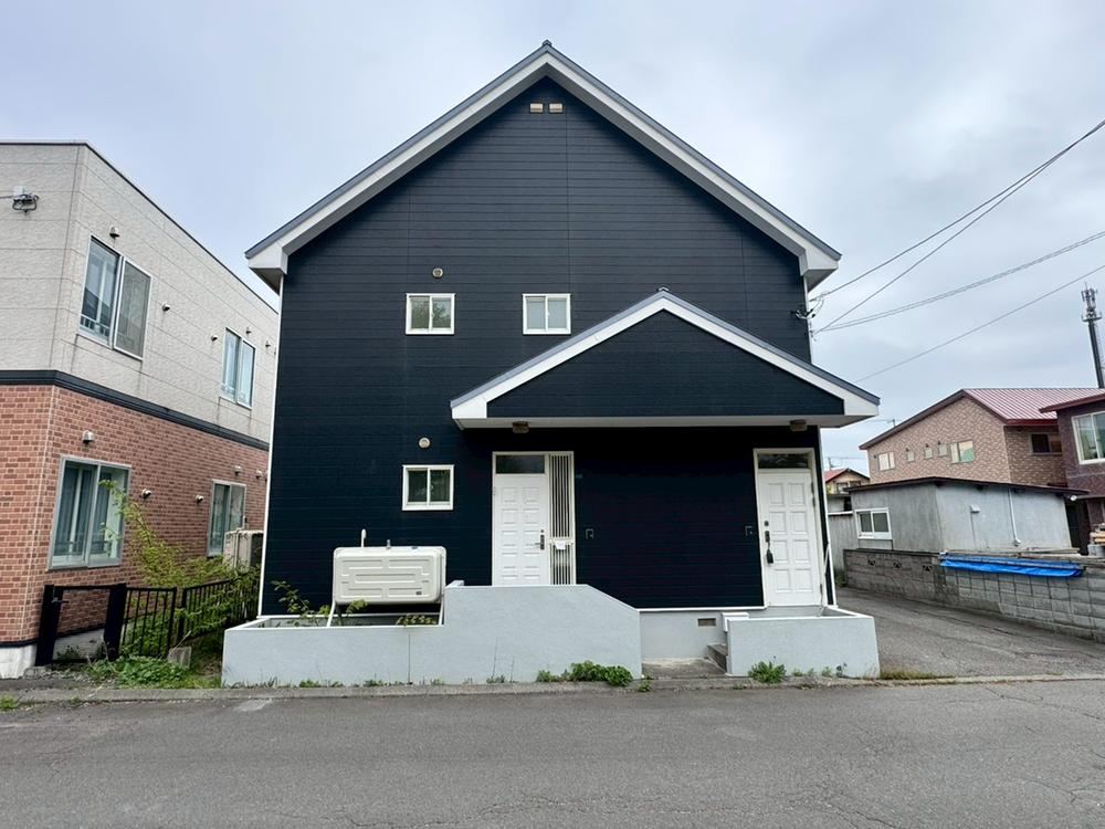 5LDK house in Tomakomai, Hokkaido - Photo 1