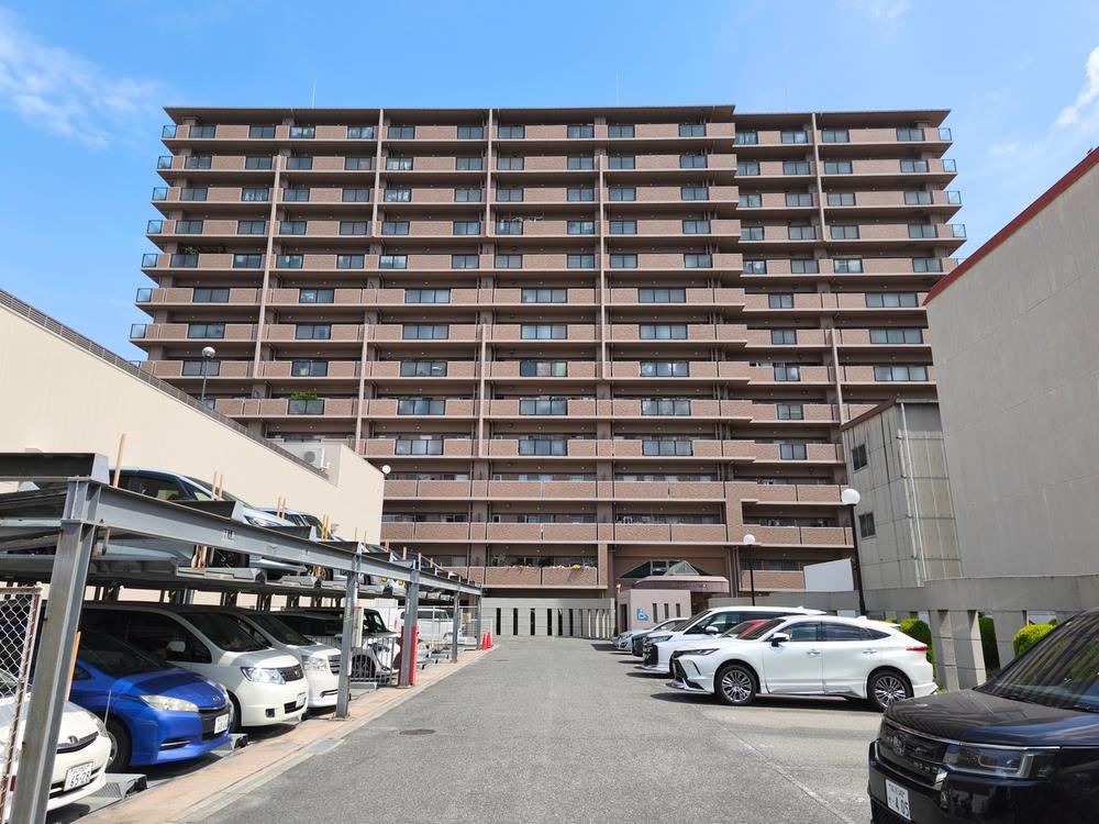 3LDK apartment in Asahi Ward, Osaka - Photo 1