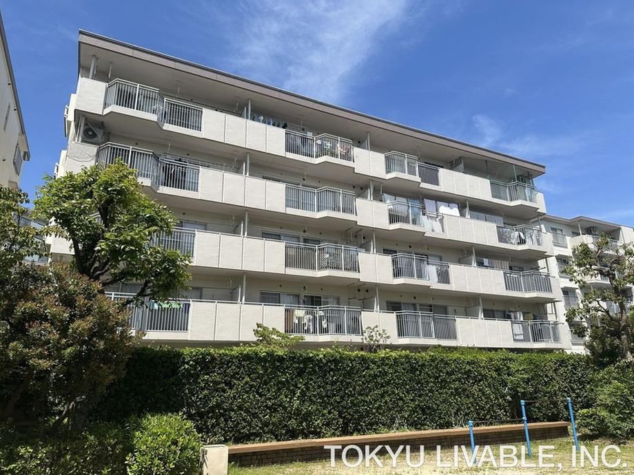 3LDK apartment in Nishinomiya, Hyogo - Photo 1