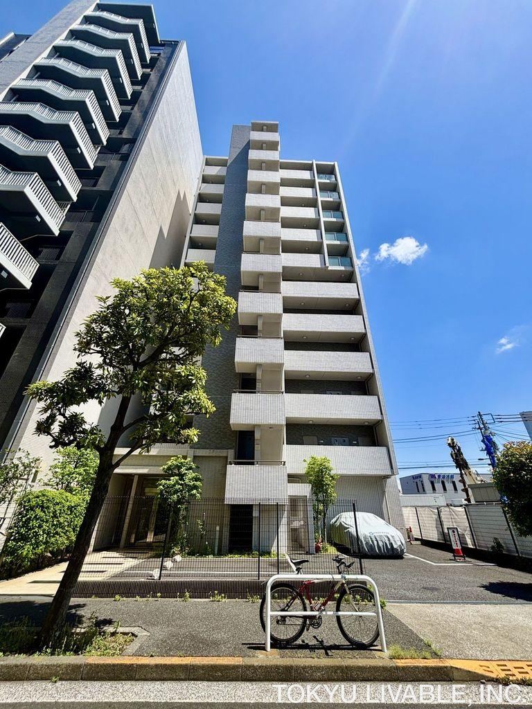 2LDK apartment in Minato Ward, Tokyo - Photo 1