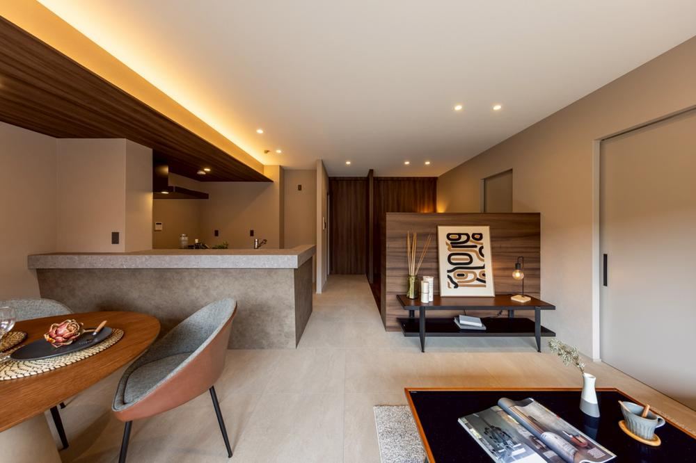 2LDK+S apartment in Tennoji Ward, Osaka - Photo 1