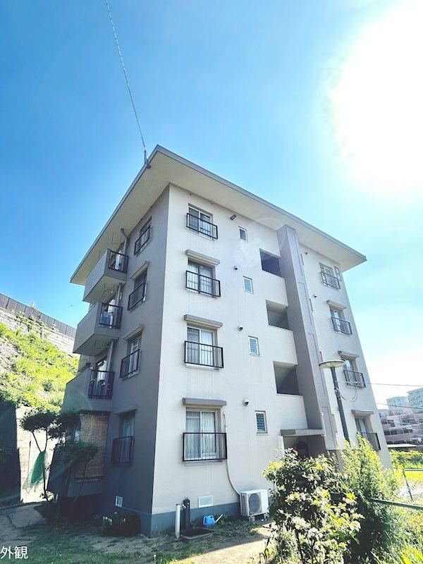 2LDK apartment in Tsurumi Ward, Yokohama, Kanagawa - Photo 1