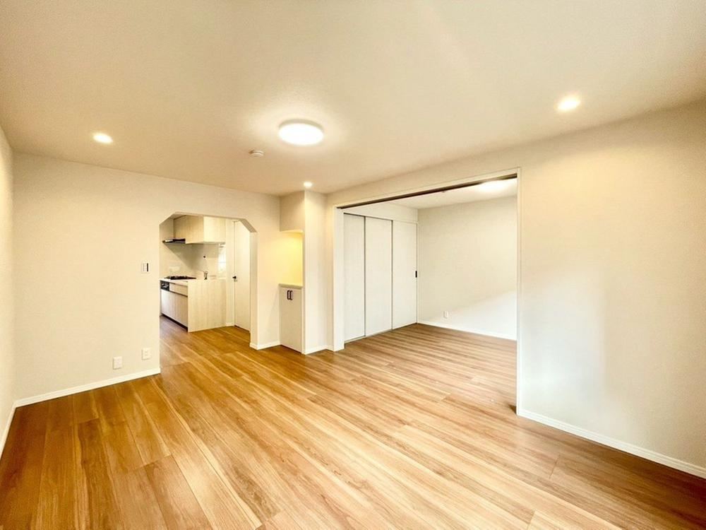 3LDK apartment in Mihama Ward, Chiba - Photo 1