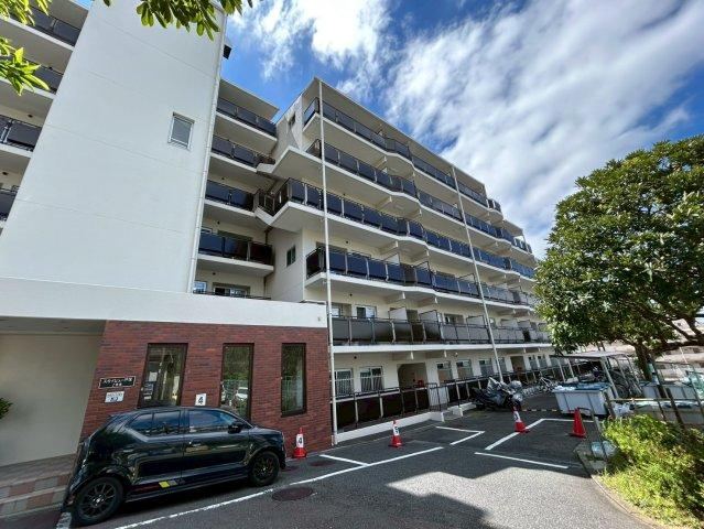 2LDK apartment in Totsuka Ward, Yokohama, Kanagawa - Photo 1