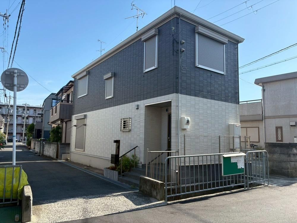 3LDK house in Takatsuki, Osaka - Photo 1