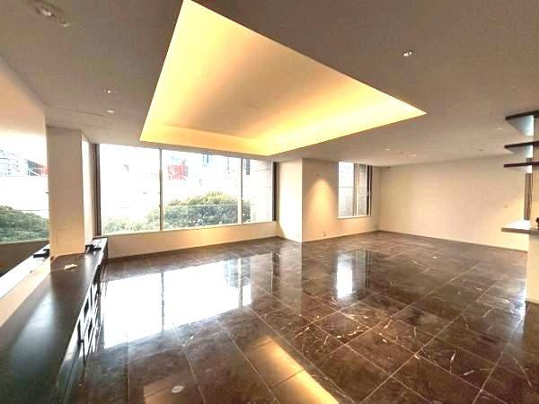 2LDK apartment in Shibuya Ward, Tokyo - Photo 1