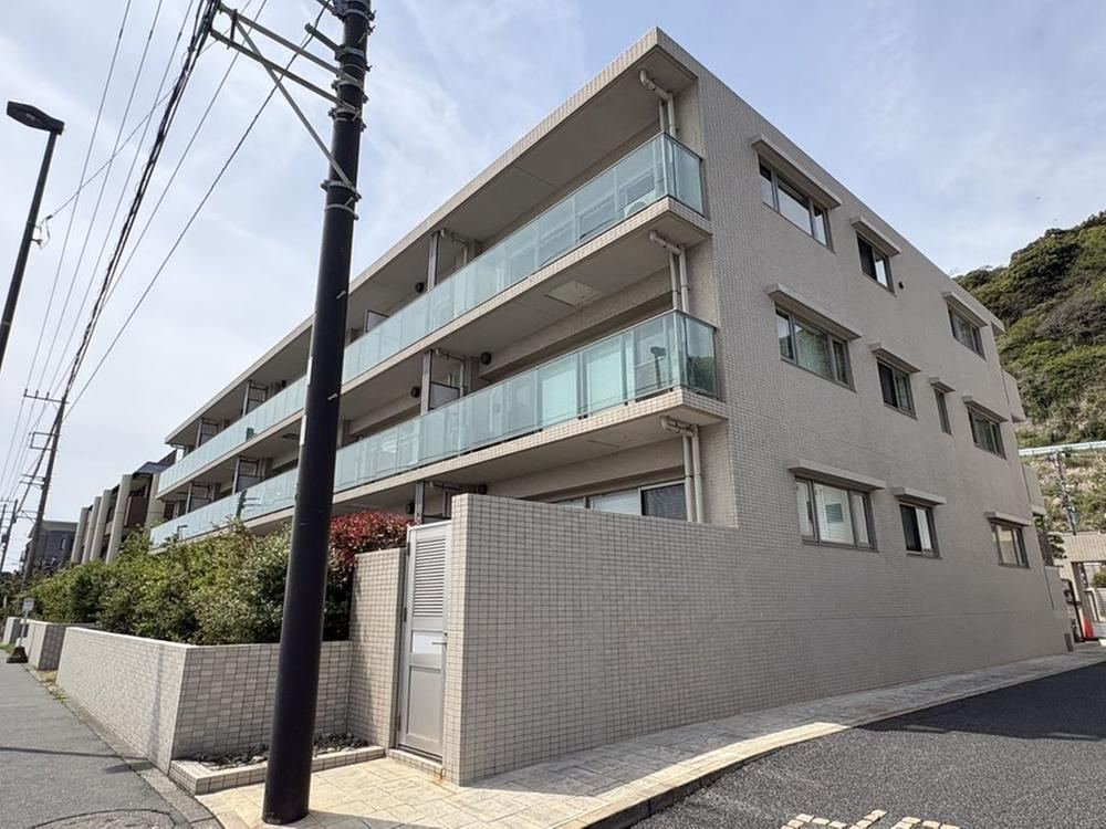 2LDK+S apartment in Kamakura, Kanagawa - Photo 1