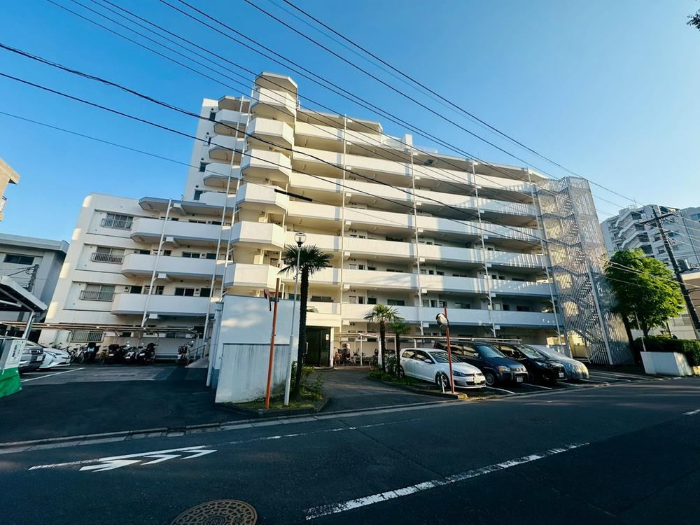 2LDK+S apartment in Adachi Ward, Tokyo - Photo 1