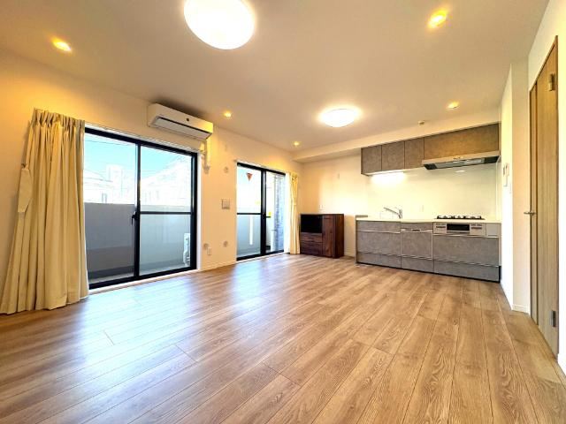 1LDK apartment in Shibuya Ward, Tokyo - Photo 1