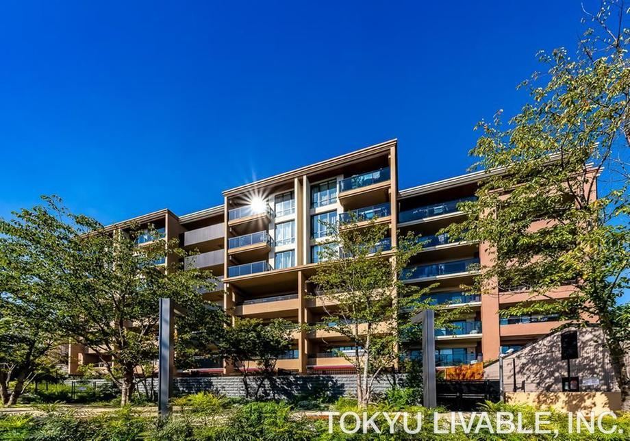 3LDK apartment in Naka Ward, Yokohama, Kanagawa - Photo 1