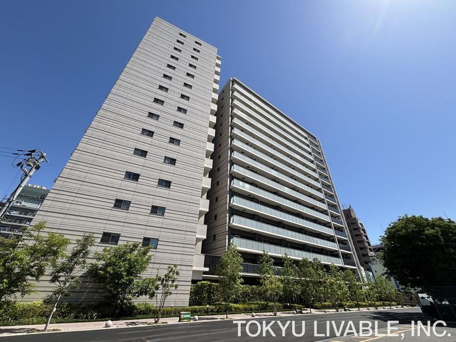 3LDK apartment in Joto Ward, Osaka - Photo 1