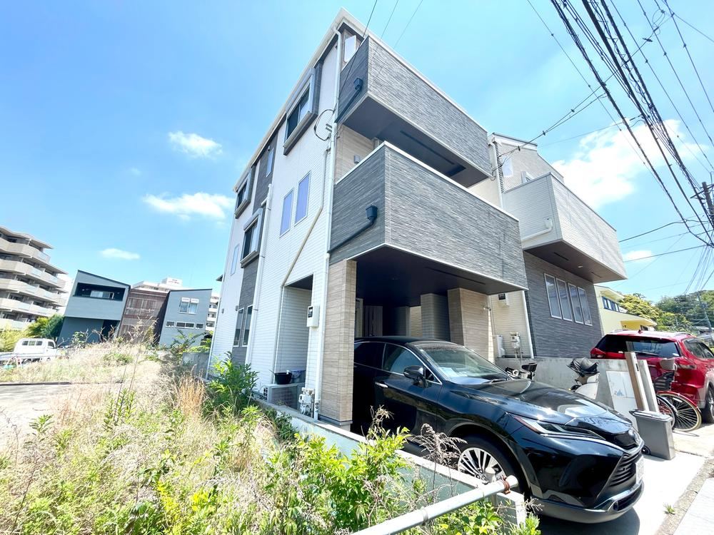 3LDK house in Fujisawa, Kanagawa - Photo 1