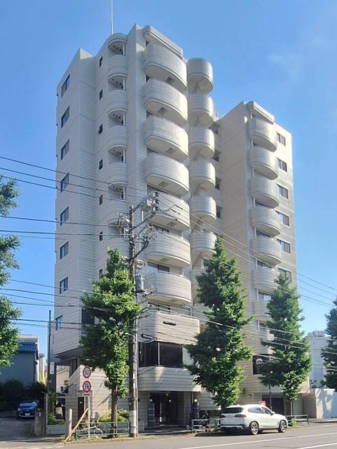2LDK apartment in Bunkyo Ward, Tokyo - Photo 1