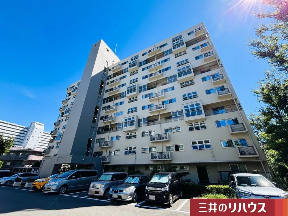 3LDK apartment in Suita, Osaka - Photo 1