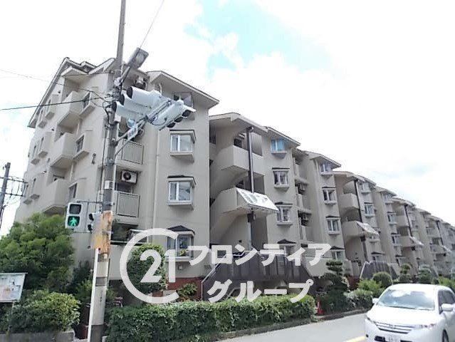 3LDK apartment in Joto Ward, Osaka - Photo 1
