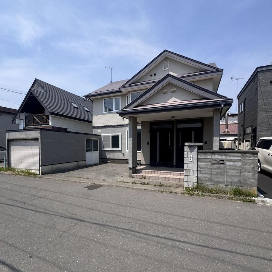 6LDK house in Tomakomai, Hokkaido - Photo 1