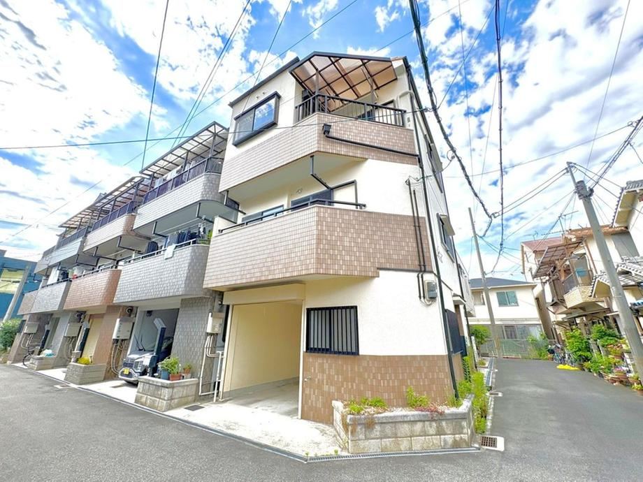 4LDK house in Higashiosaka, Osaka - Photo 1
