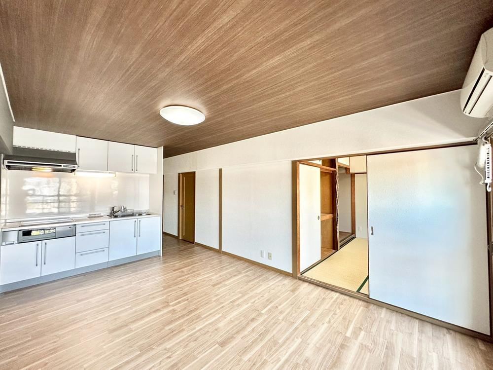 3DK apartment in Naka Ward, Hiroshima - Photo 1