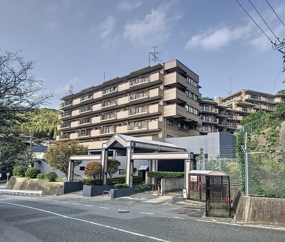 3LDK apartment in Shimonoseki, Yamaguchi - Photo 1